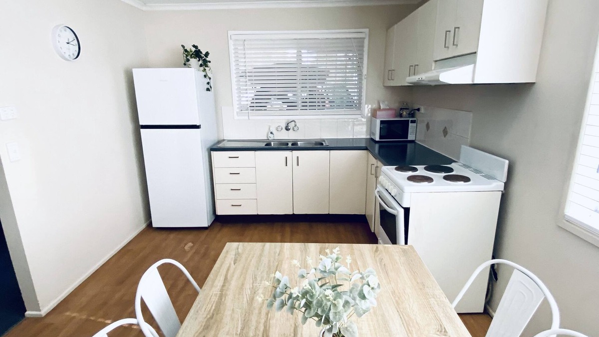 Caboolture South House | Caboolture, Central Location, Sleeps 8