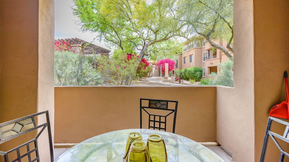 North Scottsdale Condo | CACTUS CASITA- Clean and Modern N. Scottsdale Condo