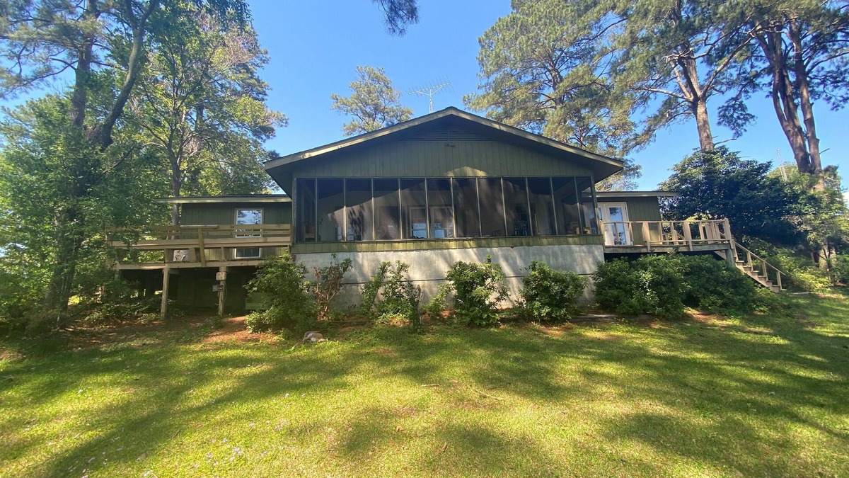 Negreet House | Cactus Cove Retreat on Toledo Bend - Private Beach!