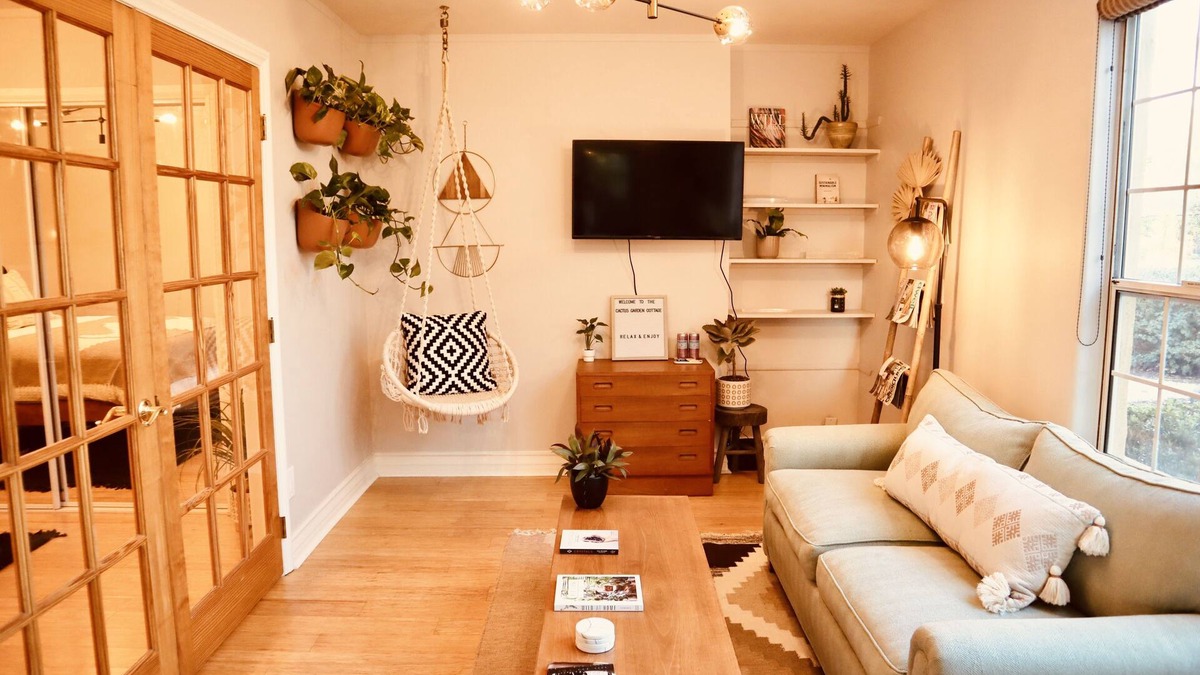 Fallbrook Cottage | Cactus Garden Cottage…Best Location!