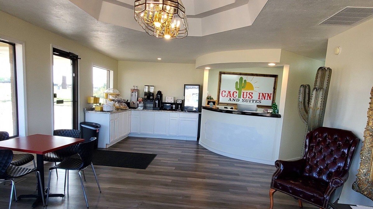 Mountain Grove Hotel | Cactus Inn & Suites