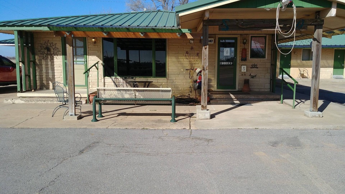McLean Hotel | Cactus Inn