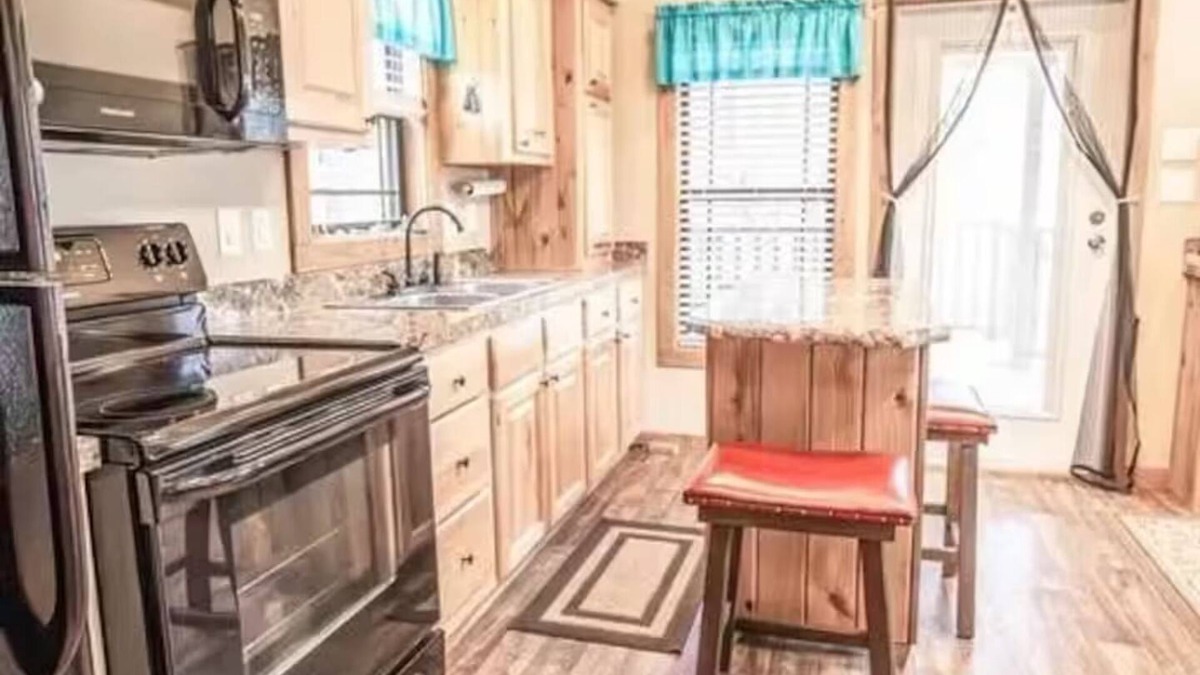 Jefferson House | Caddo Lake Retreat & Boat Ramp