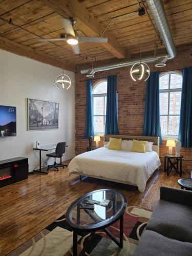 Detroit Apartment | Cadillac Studio Loft