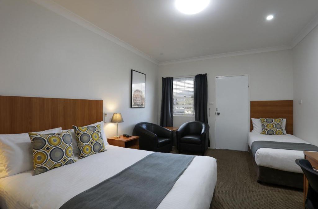 West Tamworth Hotel | Cadman Motor Inn and Apartments