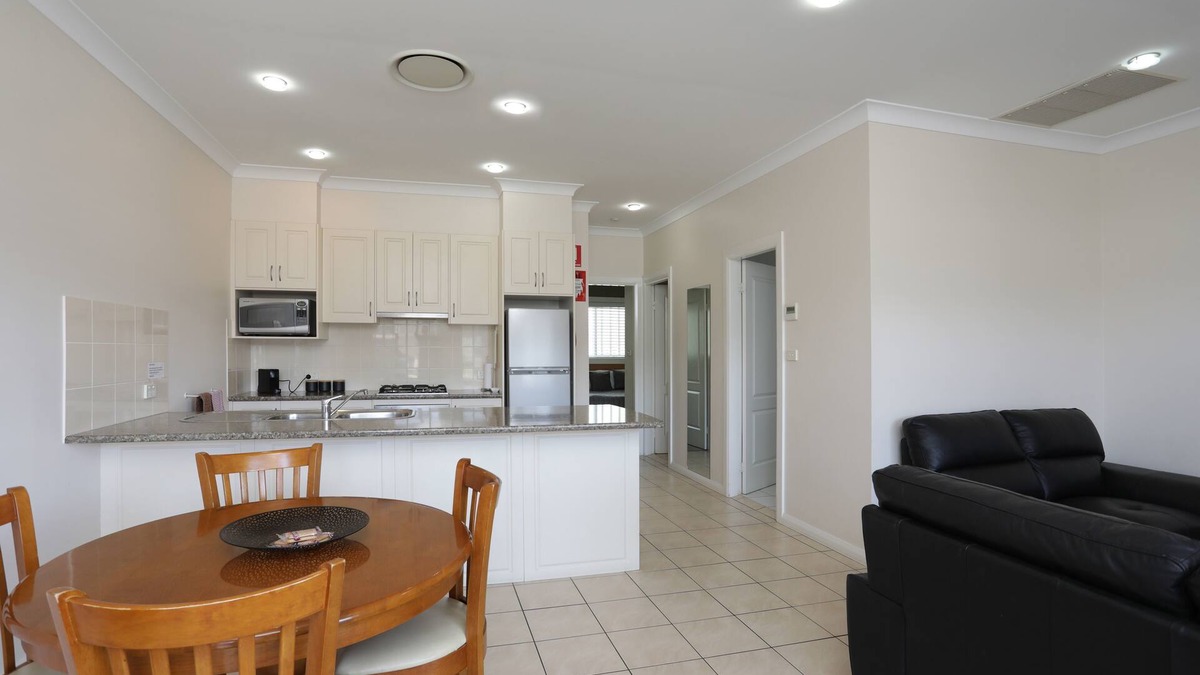 West Tamworth Hotel | Cadman Motor Inn & Apartments