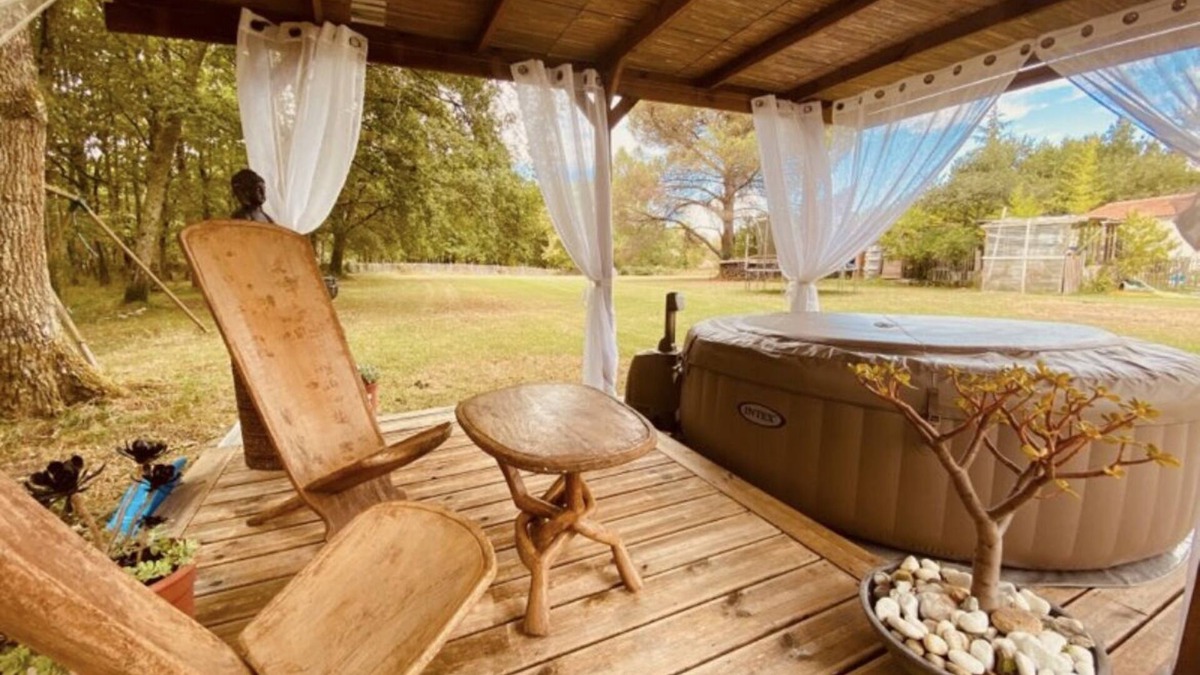 Saint-Yzan-de-Soudiac Bed & Breakfast | Cadre Idéal Pour les Amoureux de la Nature !