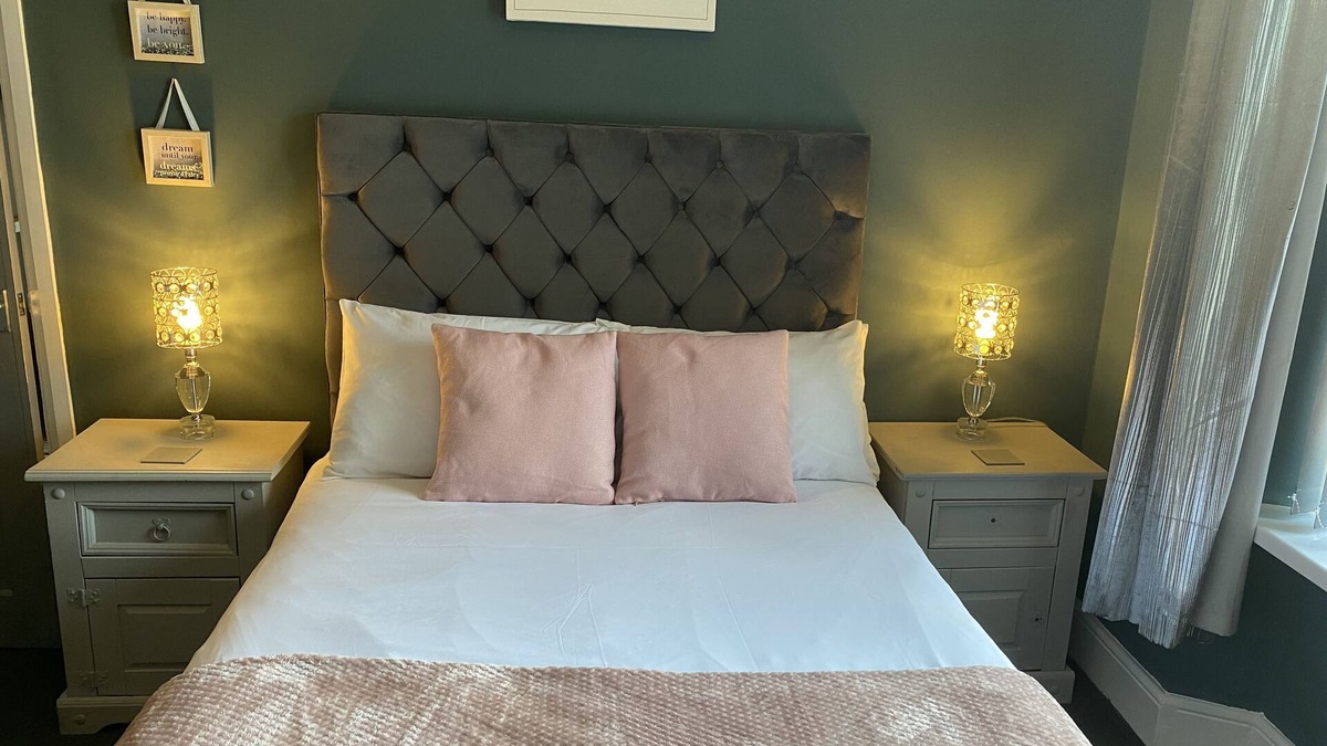 Riverside Apartment | Caerphilly Suite @ Inn Cardiff