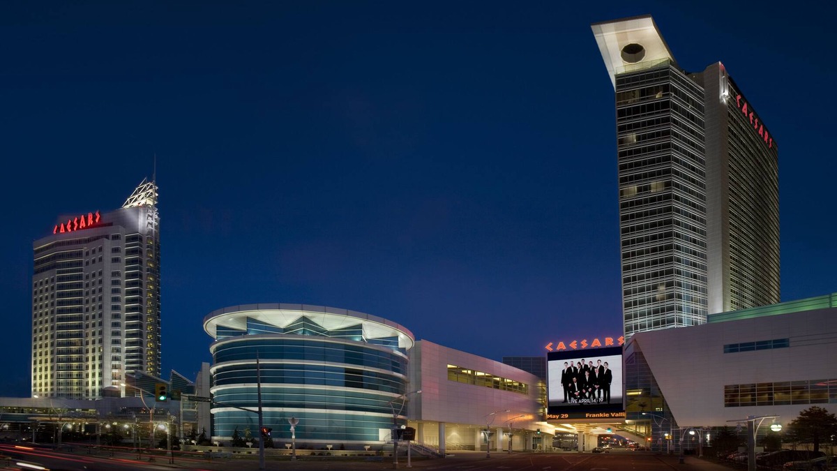 Windsor Hotel | Caesars Windsor