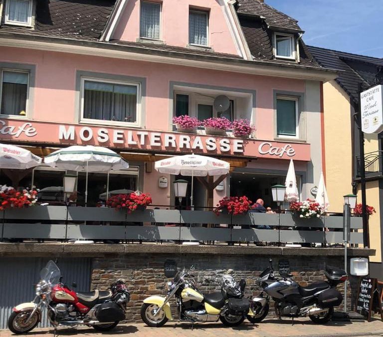 Klotten House | Cafe Moselterrasse
