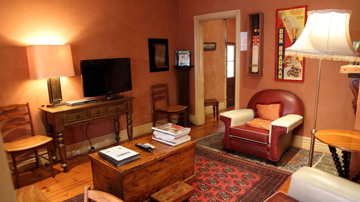North Adelaide Cottage | Cafe Spa Suite 1 bedroom