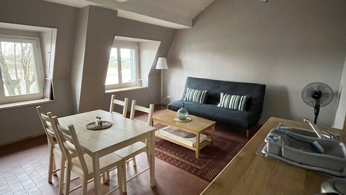 Nevers Apartment | Cafe Velo Nevers - Lovely loft-style apartment
