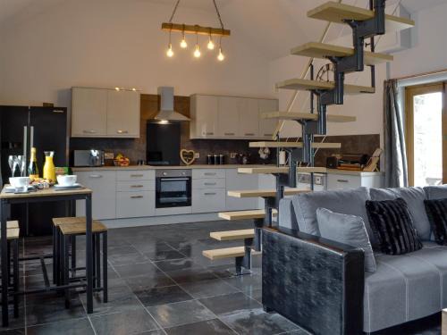 Bontnewydd House | Caffi Sali - Weluk143