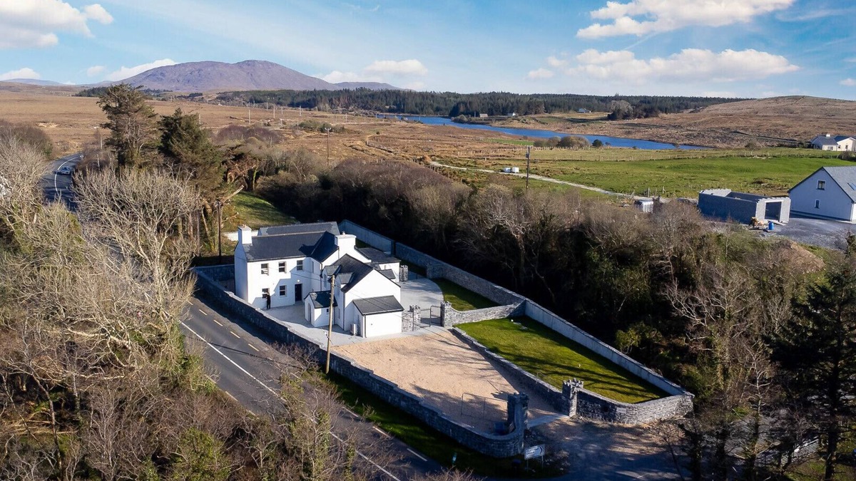 Recess House | Caher House Recess Co. Galway