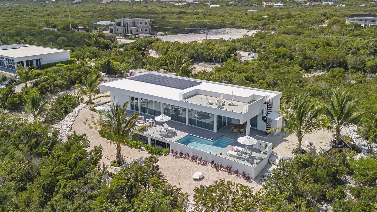Long Bay Villa | Caicos Breeze Villa: New 3 Bed Luxury Villa, Modern Design, Energy Efficient