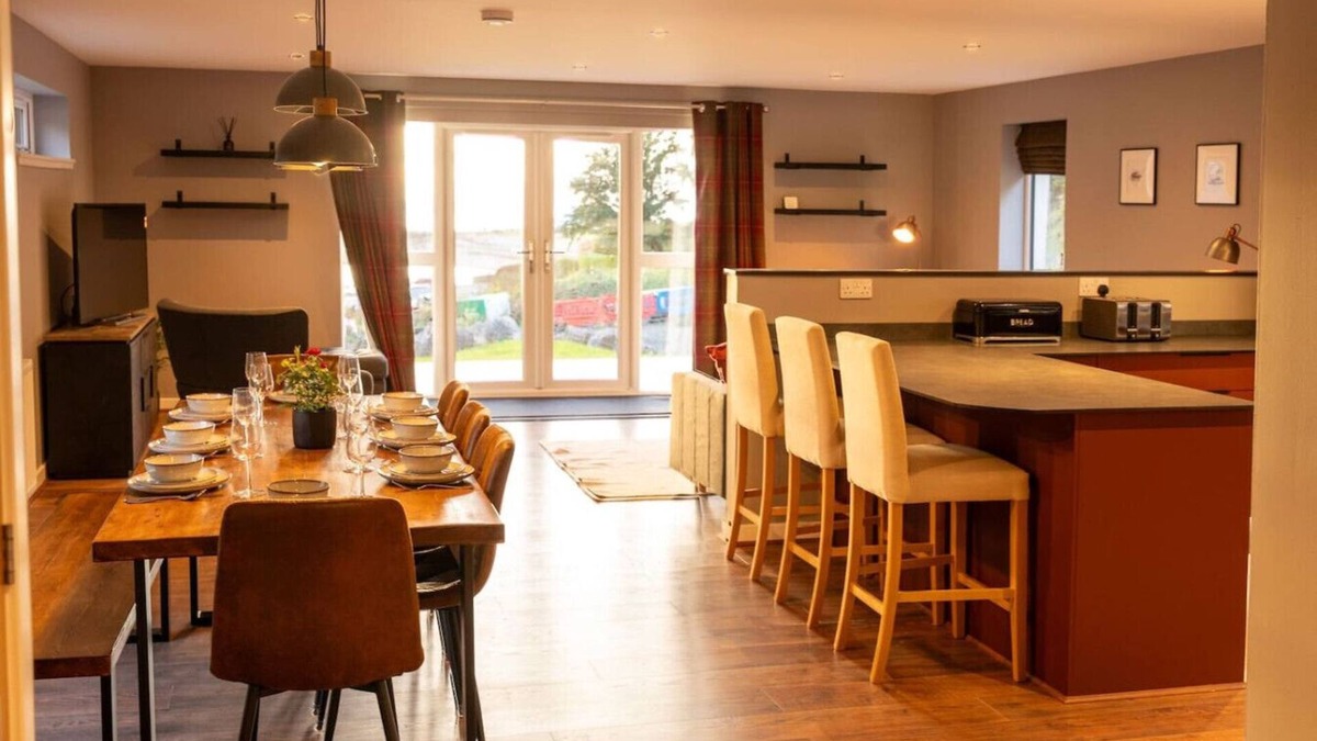 Onich House | Cairn Cottage in the village of Onich