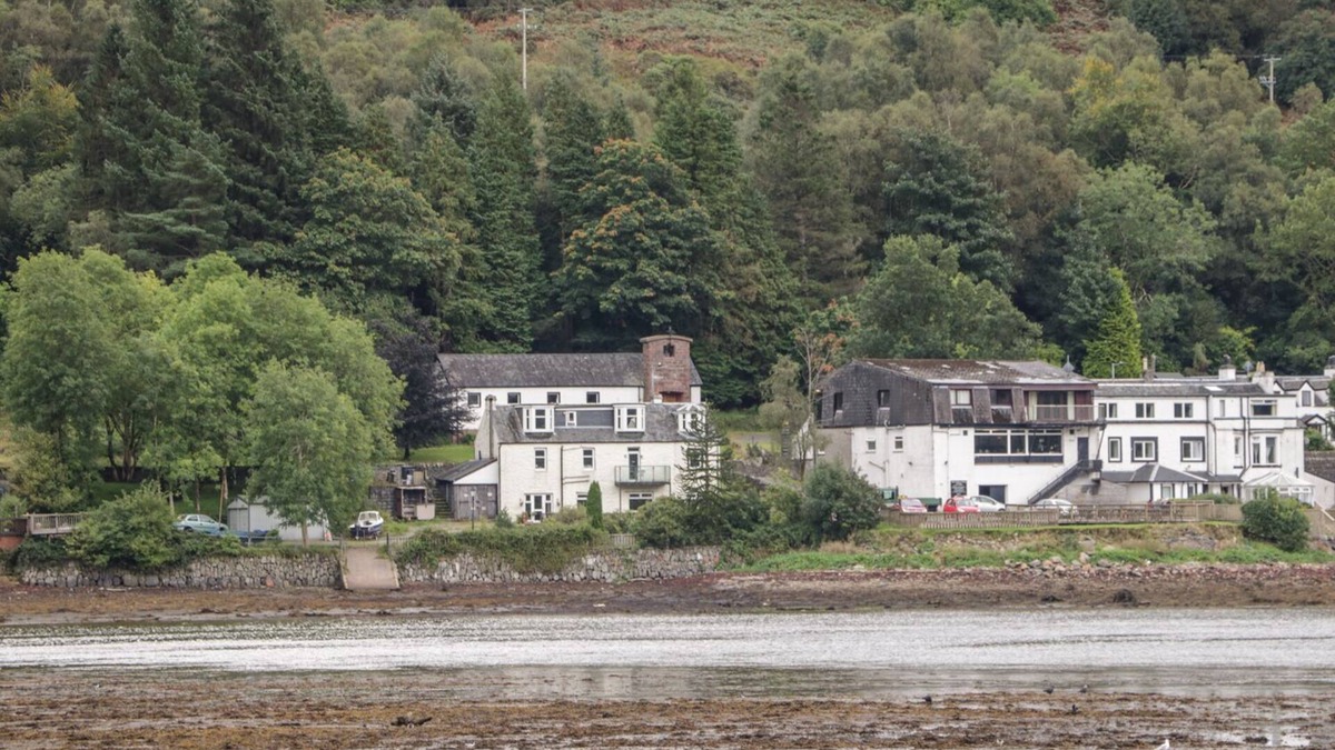 Arrochar Apartment | CAIRN VIEW, pet friendly, character holiday cottage in Arrochar