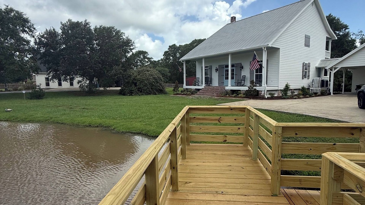 Lottie Other | Cajun Waterfront Farmhouse Sleeps 11