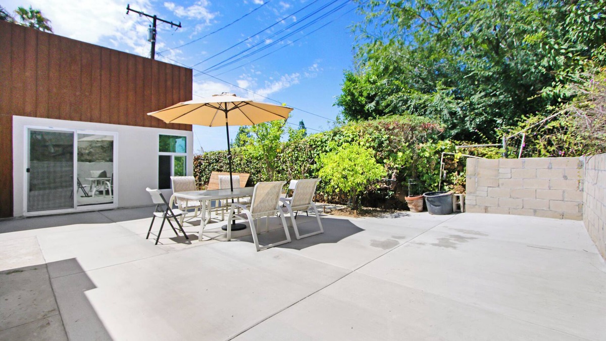 Azusa House | Cal King BR Pet-Friendly self control AC