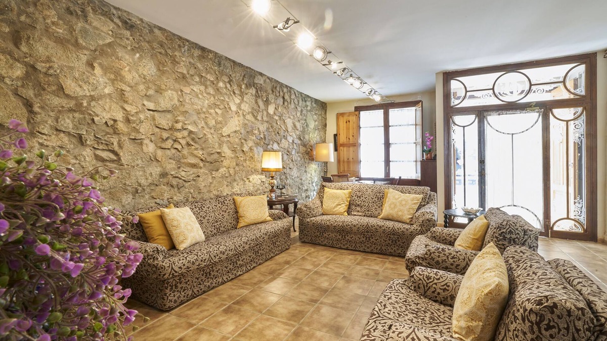 Premia de Mar House | CAL PADRI1871 - 30min to Barcelona, Groups & Families, Stylish Beach Large House