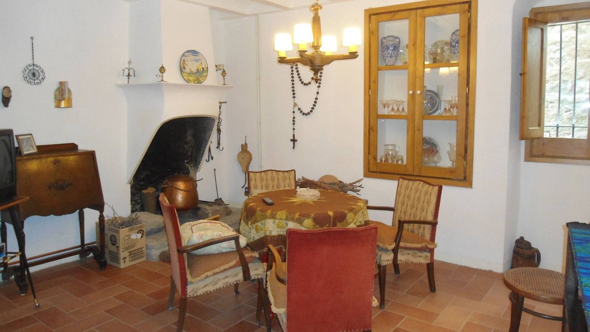 Alpens House | Cal Son is a house located within the urban area of ​the town of Alpens
