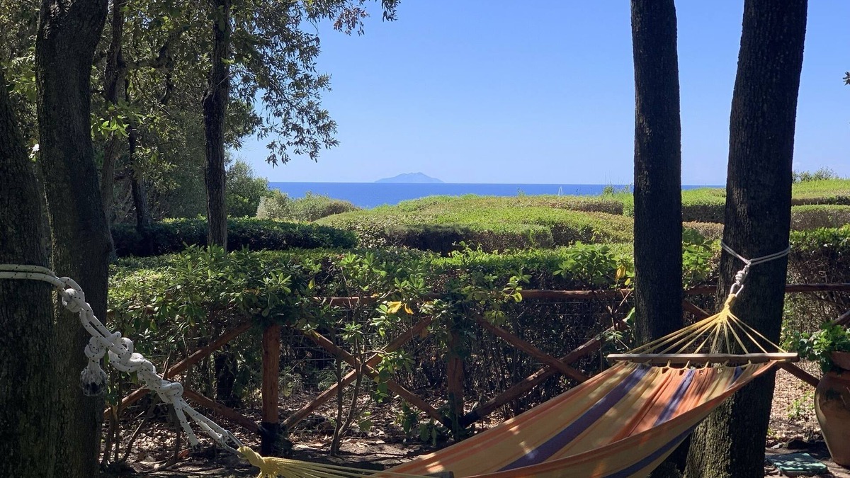 Punta Ala House | Cala Dei Pirati. nGarden cottage with sea view on the Tuscan archipelago