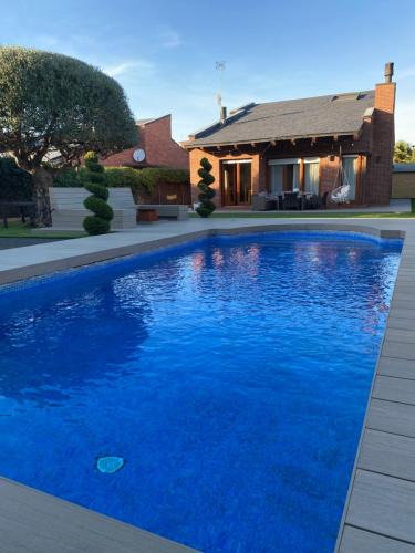 Vidreres House | Cala Mary
