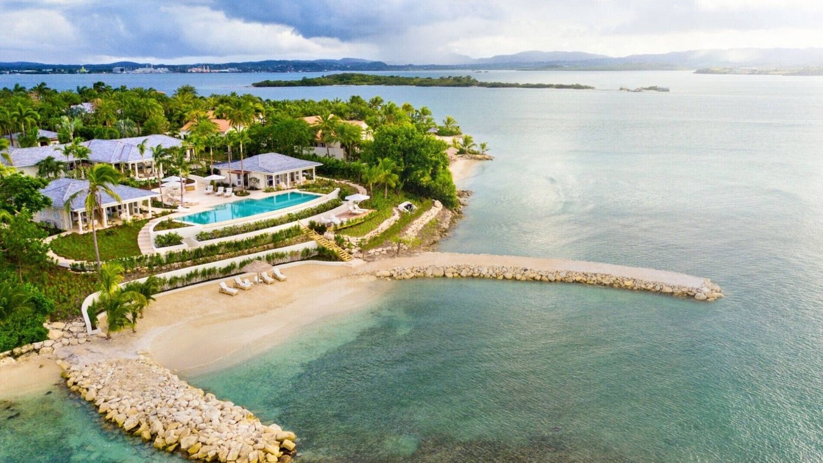 Long Island Villa | Calabash - Stunning Ocean Views - 4 Bedrooms