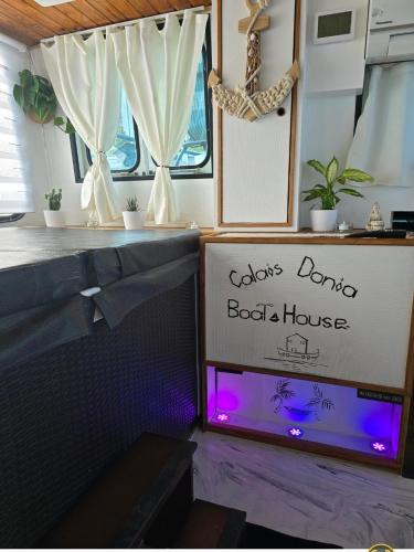 Calais City Center Boat Rental | Calaidonia boat house