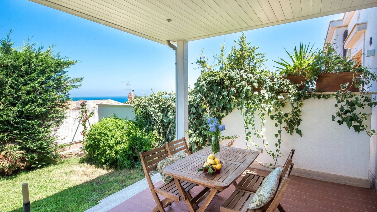 Terrasini Ski Chalet | Calarossa Seaview by Wonderful Italy