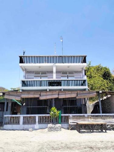 Lian House | Caleboat Beach Resort