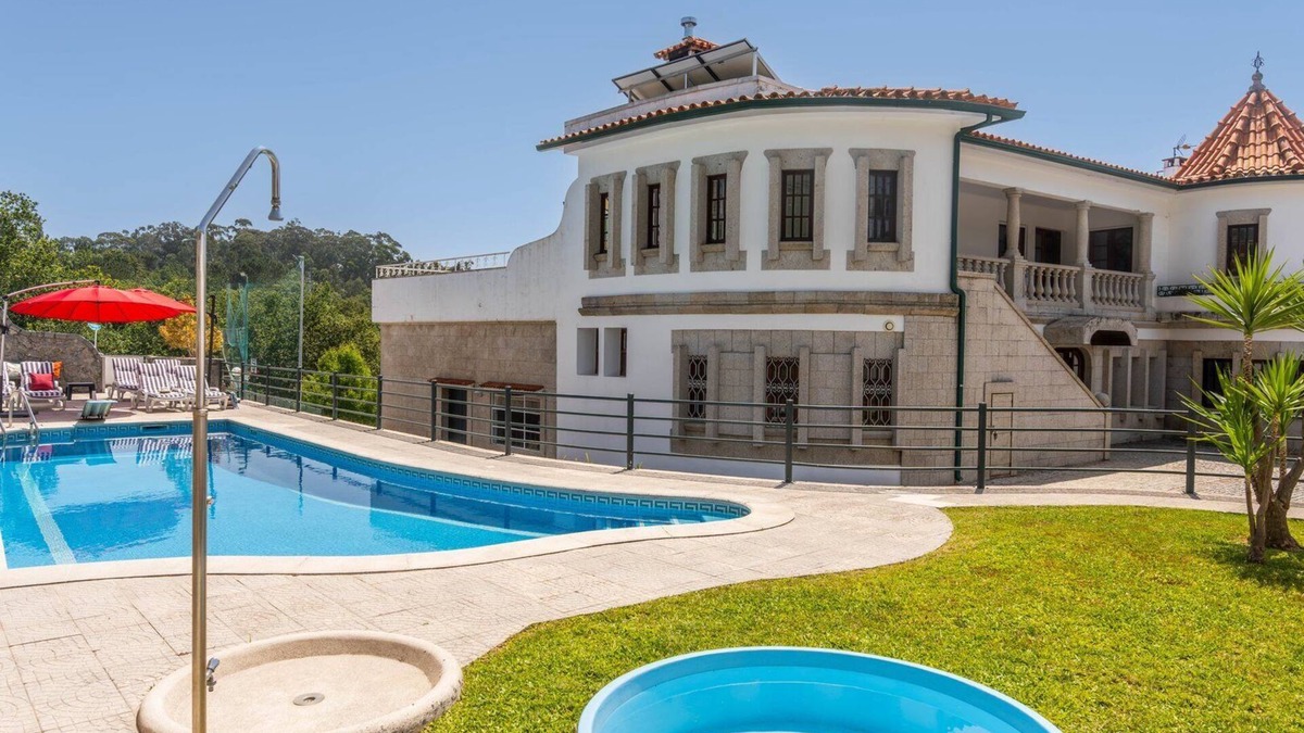 Cardielos House | Calejo House – Pool & Sports & Grill Retreat