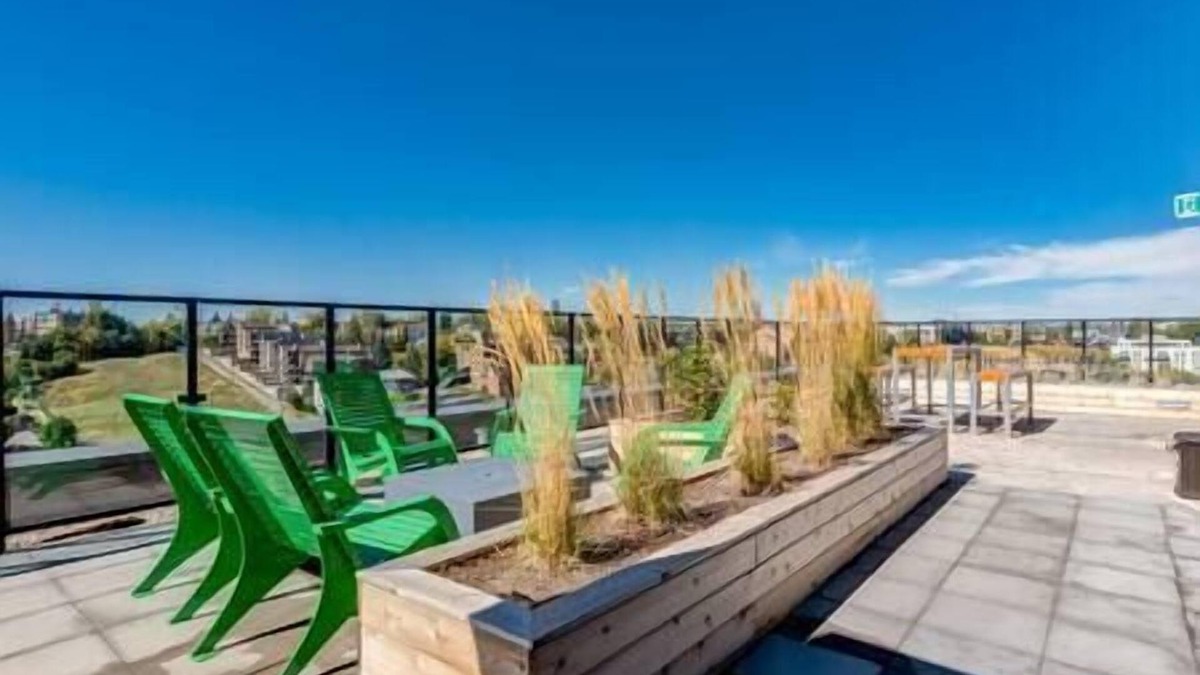 Bridgeland Apartment | Calgary Tower Views | UG Park | Rooftop Patio