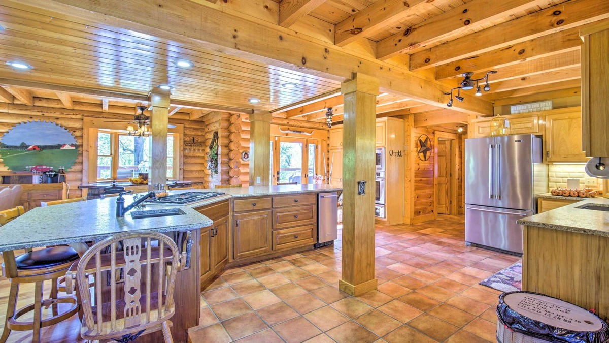 Calhoun House | Calhoun Cabin w/River View + Wraparound Deck