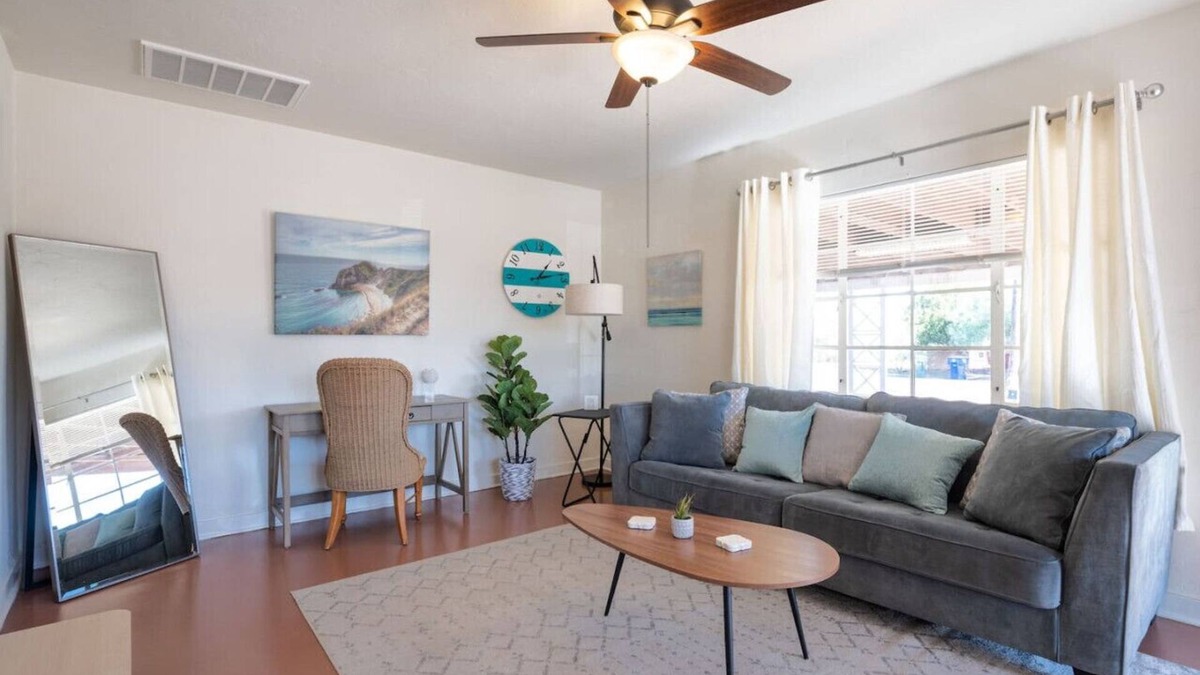 Blenman-Elm House | Cali 2BR Getaway – Firepit, Yard & Spring Charm