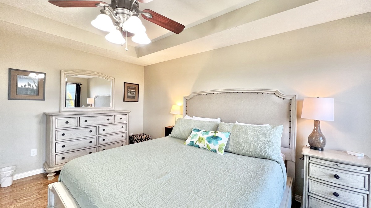 Nicholasville House | Cali king beds. Best of Nicholasville! Koi pond relaxing backyard. 3 bed 2 bath