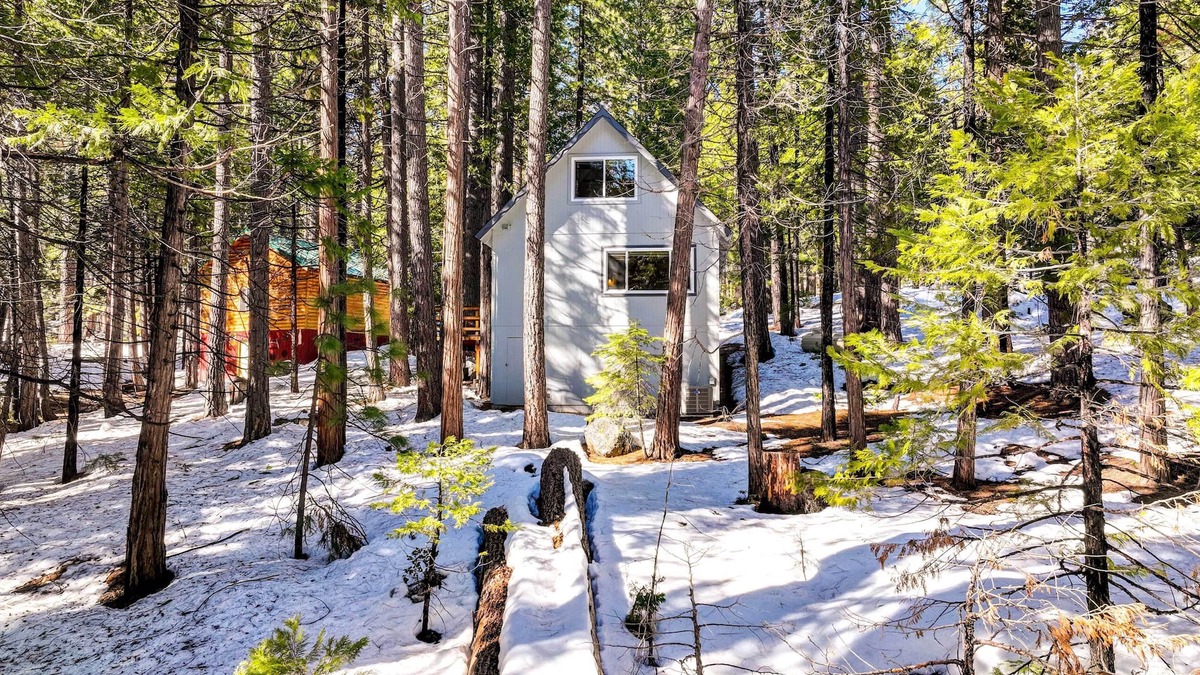 Cold Springs Cottage | California Cabin Rental - Hike, Ski, Boat!