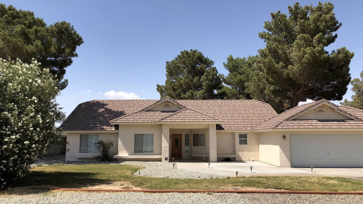 California City House | California City Tastefully Modern 4 Bd Vacation home