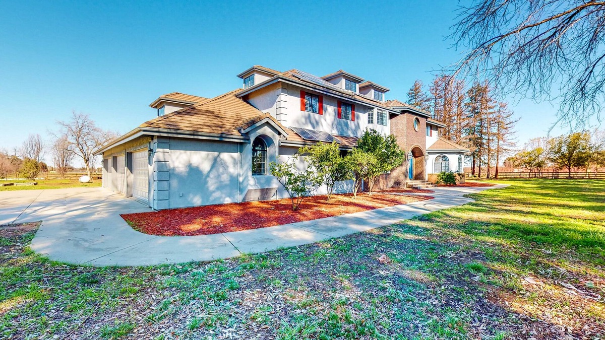 Brentwood House | California Countryside Estate - Pool, 22 Rooms