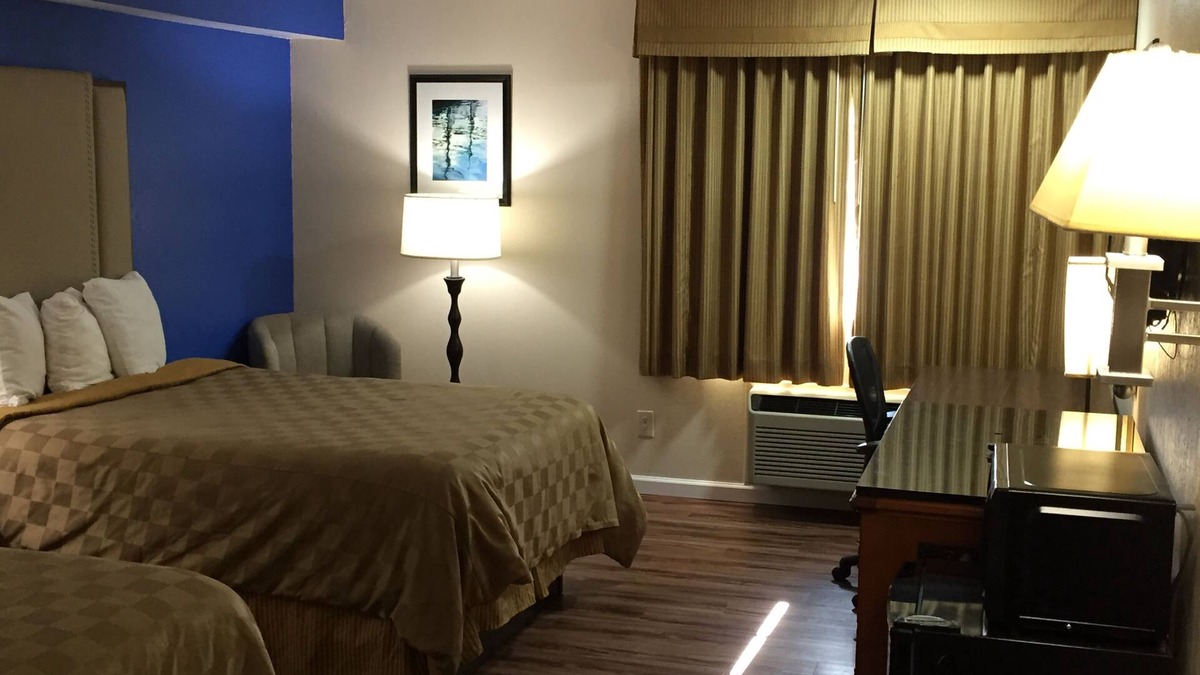 West Park Community Hotel | California Inn and Suites Bakersfield