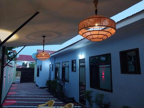 Bagamoyo Cabin | California Lodge