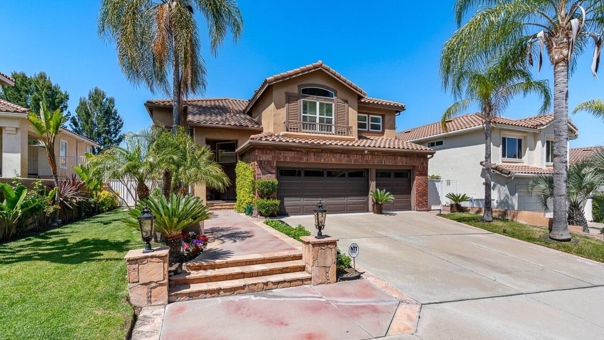 Anaheim Hills House | California Vacation home: Near Irvine, Disneyland, Newport Beach.