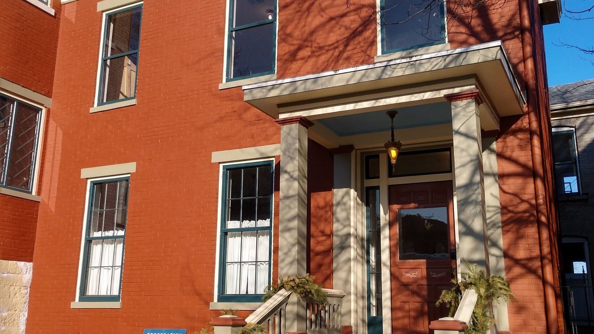 Hannibal Apartment | Call this HOME! Spacious & Cozy apartment for traveling professionals!