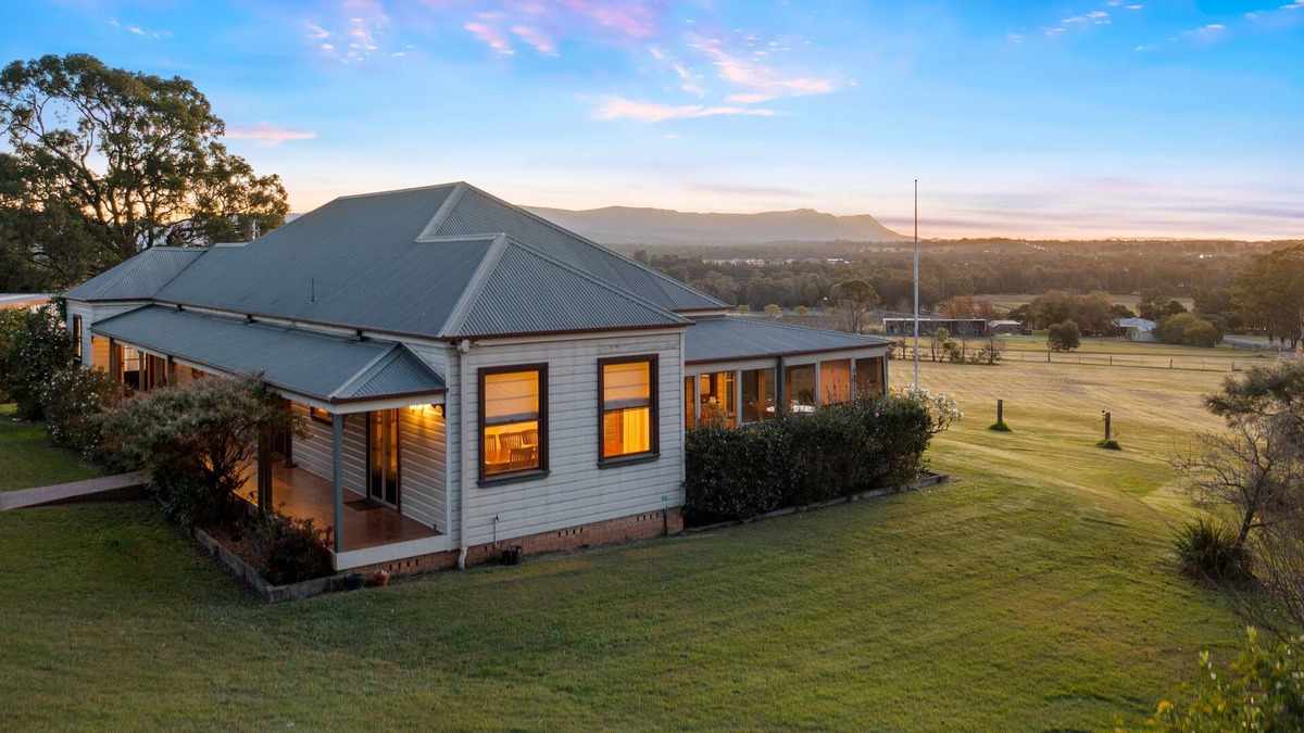 Lovedale House | Callie Rose Lovedale