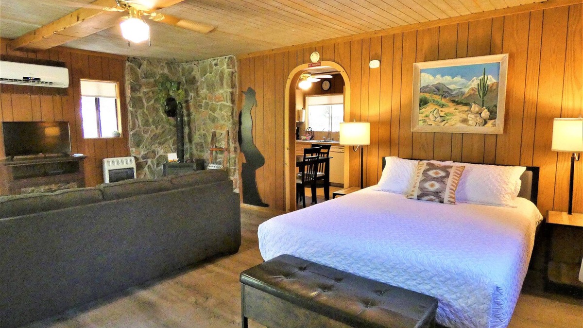 Sierra Vista Southeast Cabin | Calling all Birders & Nature lovers to Ramsey Canyon Cabins & Bird Sanctuary