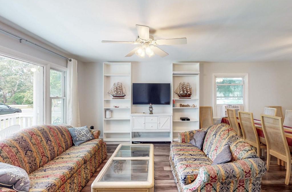 Shady Side House | Calloway Drive Retreat