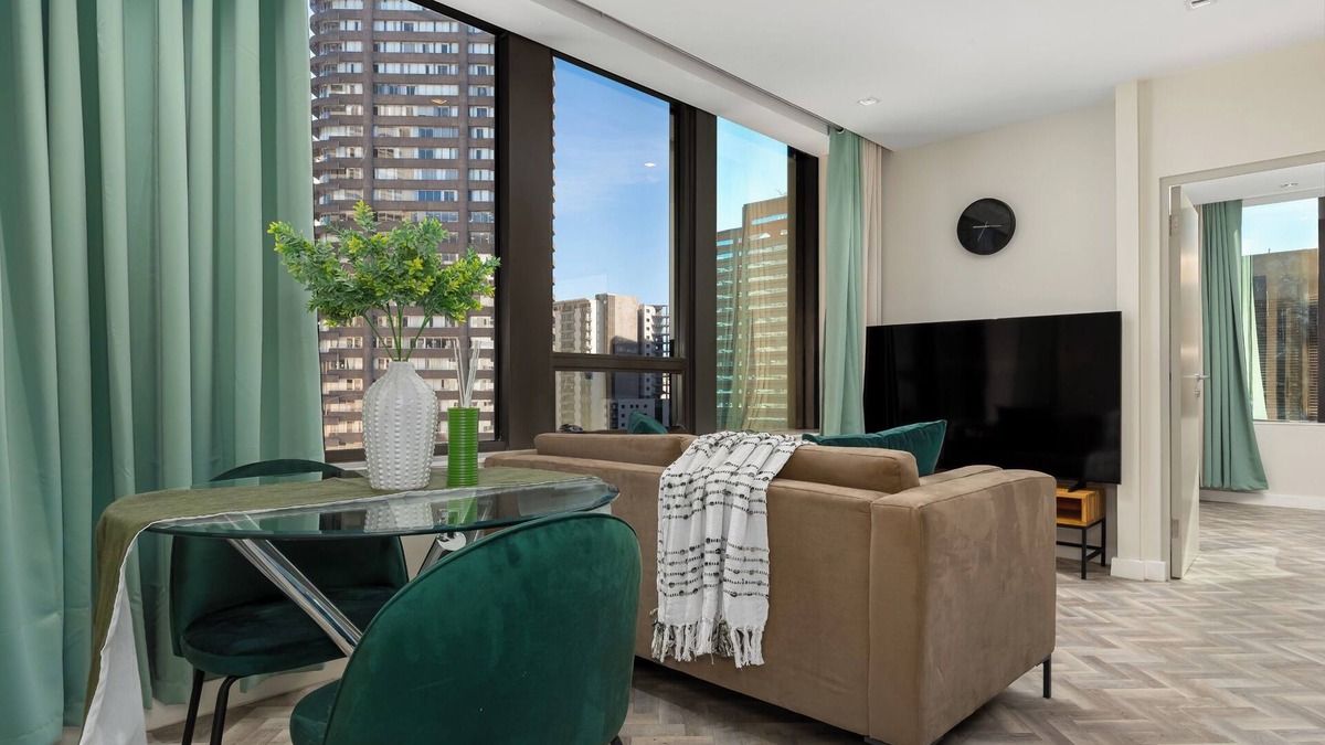 Flora Park Apartment | Calm and Contemporary 1-Bed with Views