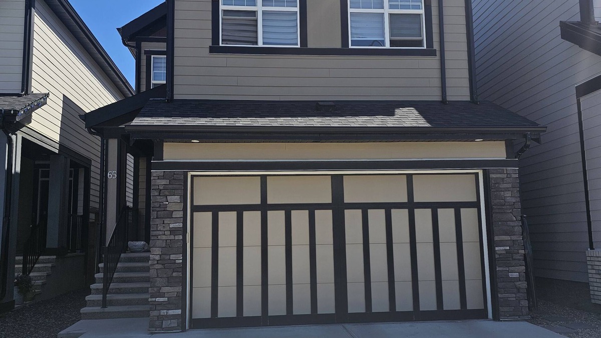 Southeast Calgary House | Calm and Cozy Place