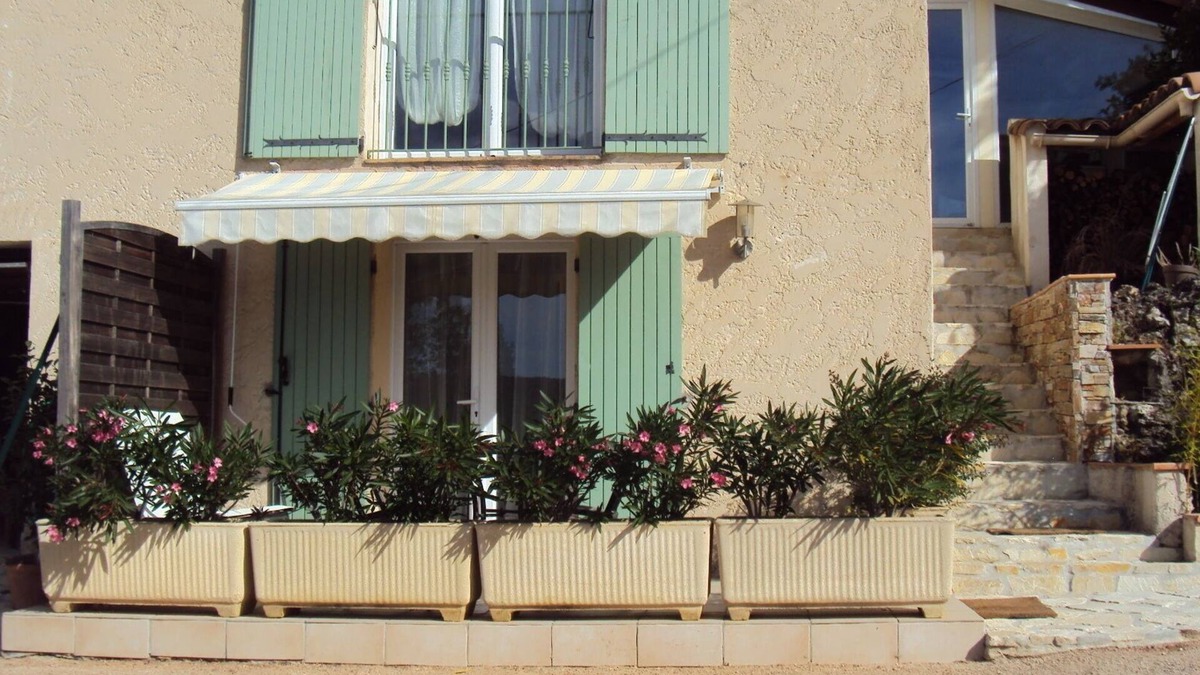 Auriol House | calm and relaxing holiday