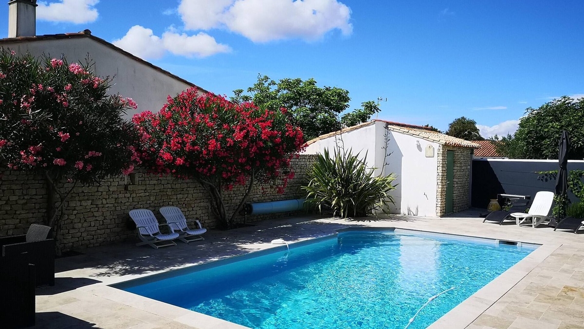 Sainte-Marie-de-Re House | Calm and sunny